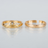 RINGAR, 2 st, 14k och 18k guld, varav en med mindre diamanter