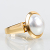 RING, 18k guld, med mabépärla, svenska stämplar 1972