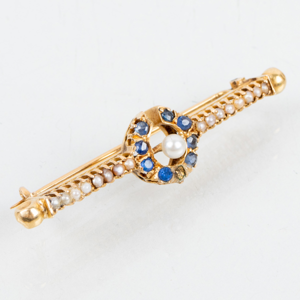 BROSCH, 18k guld, med orientpärlor, otydliga svenska stämplar