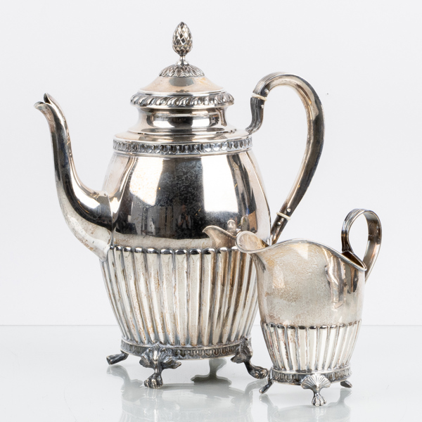 KAFFEKANNA OCH MJÖLKKANNA, silver, svenska stämplar JGK 1909