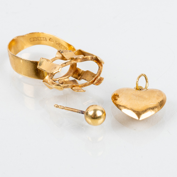 GULDSKROT, 18k guld, tot vikt ca 4 g