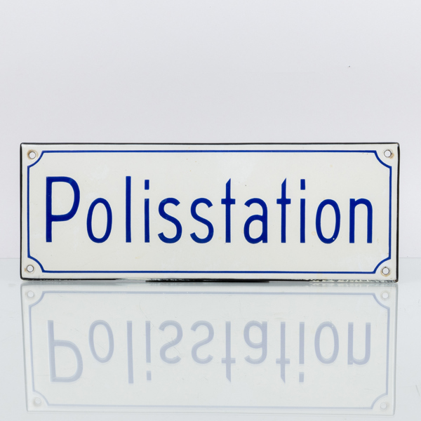 EMALJSKYLT, "Polisstation", 1900-tal