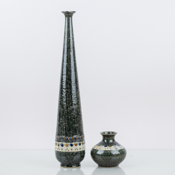 YNGVE BLIXT, 2 st, vaser, keramik, Höganäs, sigenrade