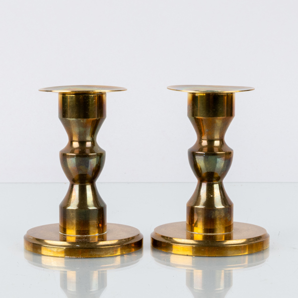 LJUSSTAKAR, 1 par, mässing, Metallslöjden Gusum, signerade och daterade GK 1979