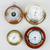 VÄGGUR, TERMOMETER, HYGROMETER OCH BAROMETER, 4 st, mässing och trä, nautiska, 1900-talets andra hälft 
