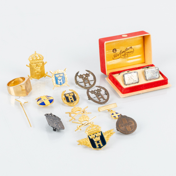 MANCHETTKNAPPAR, MÄRKEN OCH RING, 14 st, silver och metall, bla Sporrong, 1900-tal