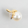 HÄNGE, 18k guld, med odlad pärla och diamant, sannolikt sent 1900-tal