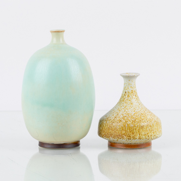 VASER, 2 st, stengods, stämpelsignerade SH, sannolikt 1900-talets andra hälft 