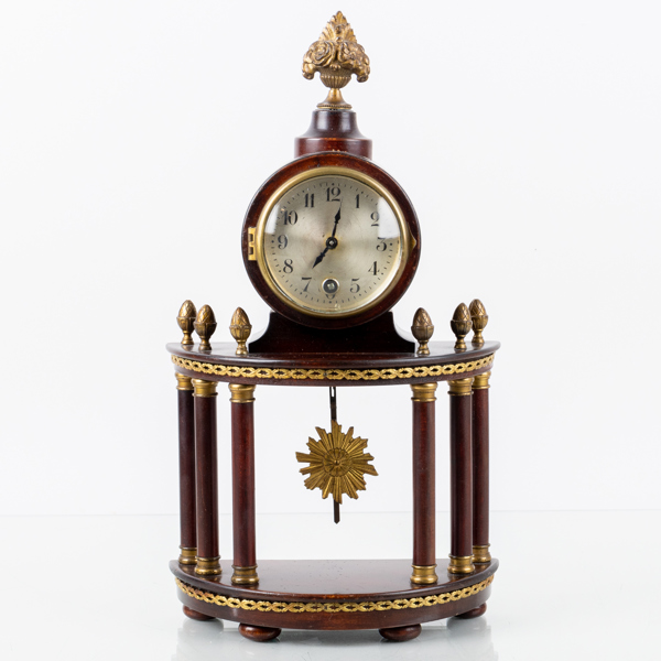 BORDSPENDYL, gustaviansk stil, 1900-talets första hälft