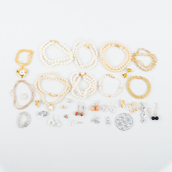 SAMLING BIJOUTERIER, olika material, 1900-/2000-tal