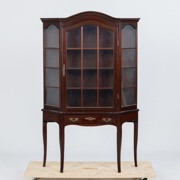 VITRINSKÅP, rokokostil, 1900-talets mitt