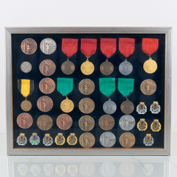 MEDALJTAVLOR, 3 st, metall, några möjligen silver, skytte, 1900-talets andra hälft