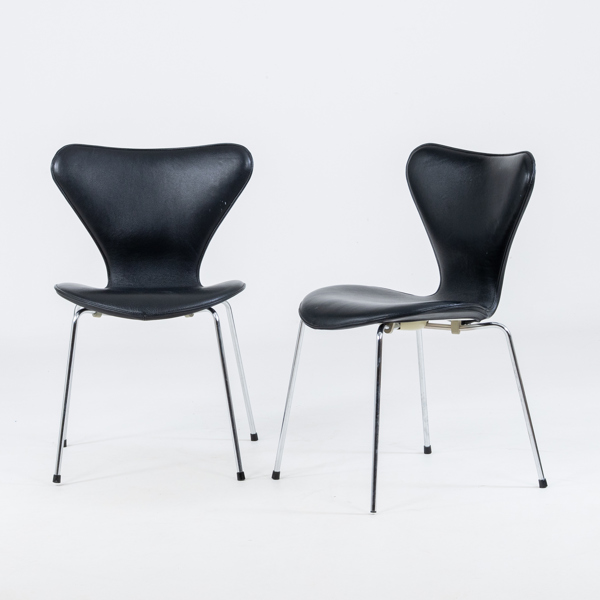 ARNE JACOBSEN, 1 par stolar, "Sjuan", för Fritz Hansen