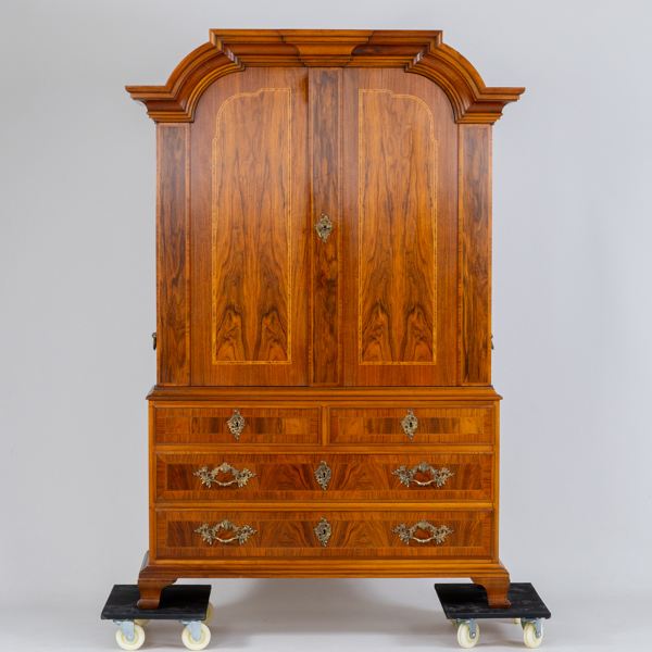 SKÅP, rokokostil, 1900-talets första hälft