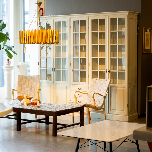 VITRINSKÅP, Åmells, 2000-tal