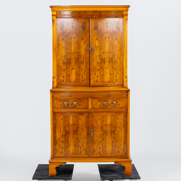 BARSKÅP, Bevan Funell, England, 1900-talets andra hälft