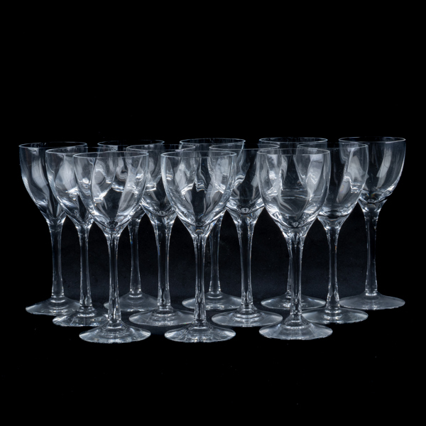 BERTIL VALLIEN, 12 st starkvinsglas, kristall, "Chateau", Kosta Boda