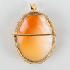 HÄNGE, 18k guld, med skuren snäckskalskamé, O Kristensen, Malmö 1924