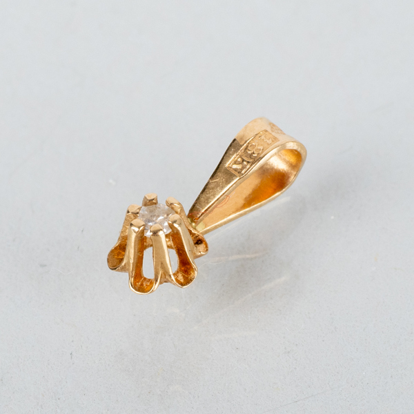 HÄNGE, 18k guld, med åttkantslipad diamant, svenska stämplar 