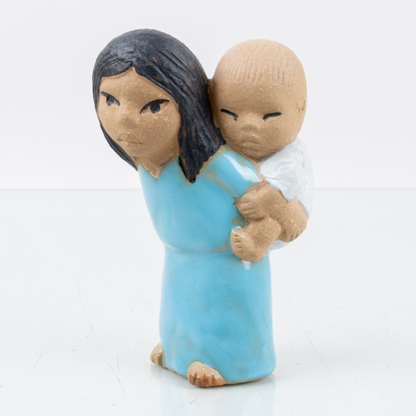 LISA LARSON, figur, stengods, "Öst", ur serien "All världens barn", Gustavsberg