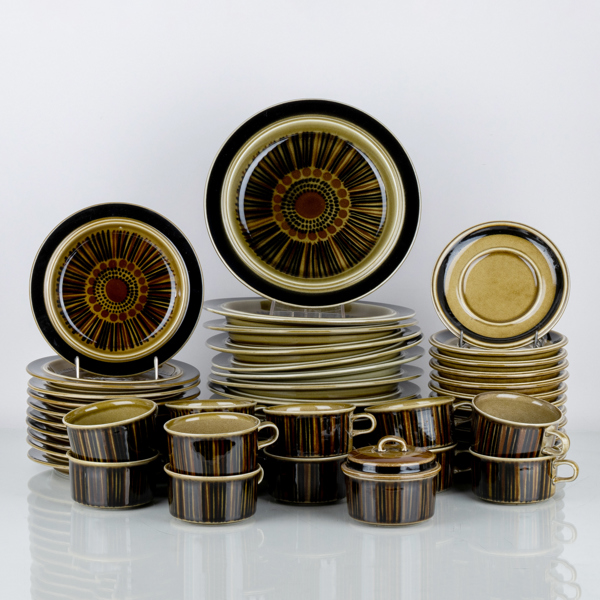 GUNVOR OLIN-GRÖNQVIST, 37 del servisporslin, stengods, "Kosmos", Arabia, 1960-/70-tal