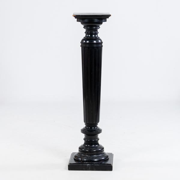 PIEDESTAL, 1900-talets första hälft 