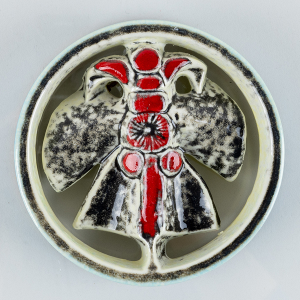 LISA LARSON, väggrelief, stengods, "Fjäril", ur serien Rundel, Gustavsberg 1969-72  