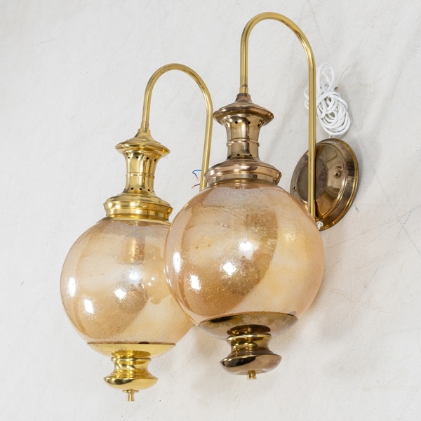 VÄGGLAMPOR, 1par, mässing och glas, Miranda AB, Svedala, 1900-talets andra hälft