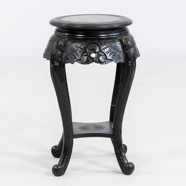 PIEDESTAL, svärtat trä, orientalisk stil, 1900-talets andra hälft 