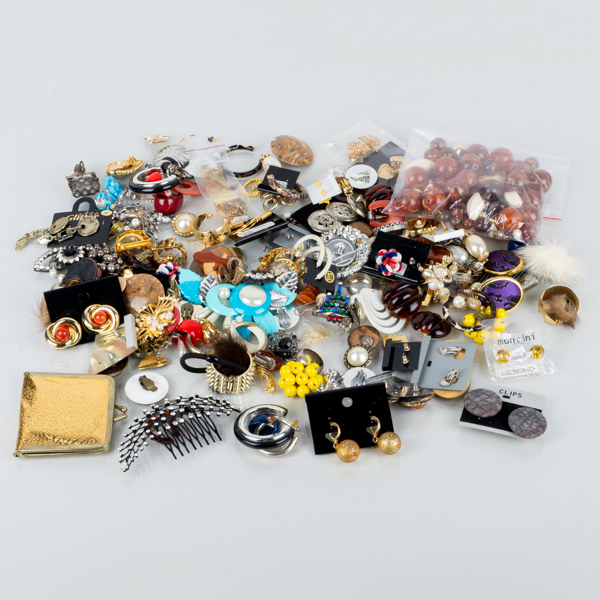 SAMLING BIJOUTERIER, olika material, 1900-tal