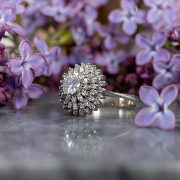 RING, 18k vitguld, med briljantslipade och åttkantslipade diamanter, sannolikt 1900-talets andra hälft