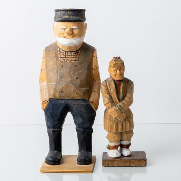 FIGURER, 2 st, snidat och bemålat trä, signerad Pettersson samt Sson Klutsjö, 1900-tal