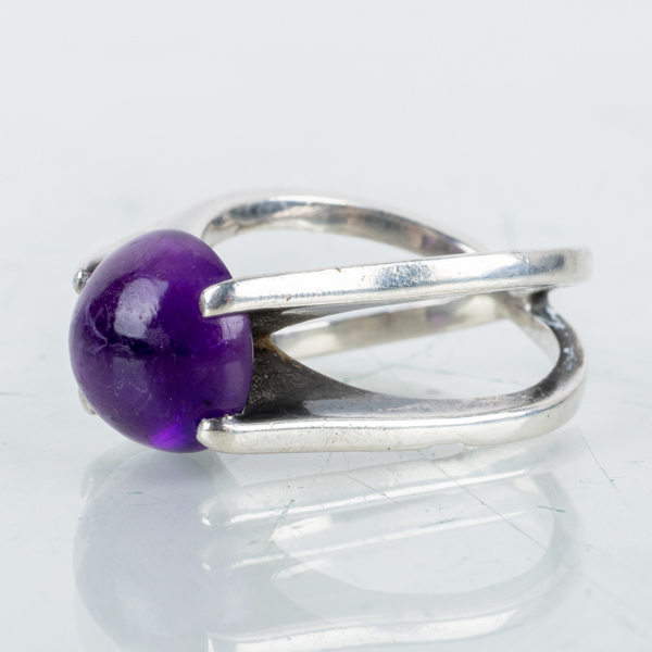REY URBAN, ring, sterlingsilver, med ametist, Stockholm