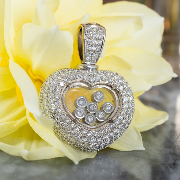 HÄNGE, 18k vitguld, med briljantslipade diamanter tot ca 3.39 ct