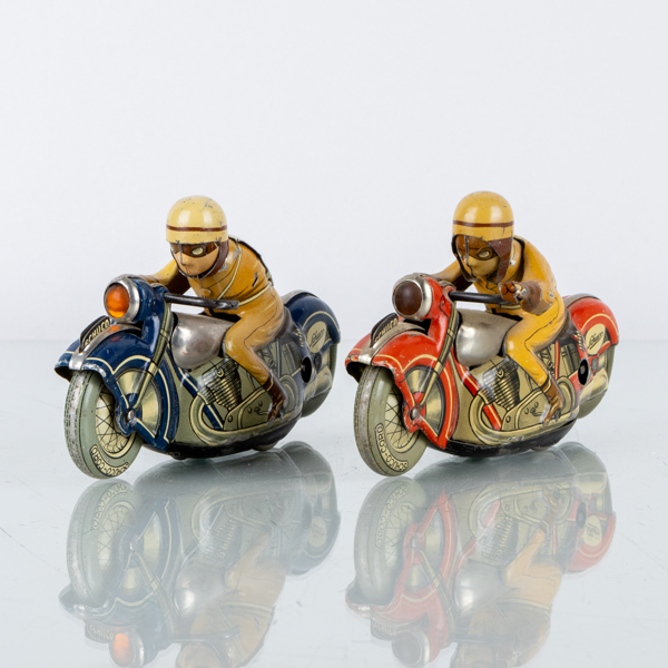 PLÅTLEKSAKER, 2 st motorcyklar, Schuco, Tyskland, 1950-tal