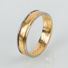 RING, 18k tvåfärgat guld, CG Hallberg, Stockholm 1947