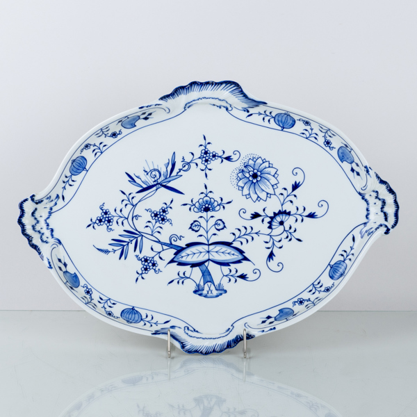 BRICKA, porslin, lökmönstret, Meissen, Tyskland, 1900-talets andra hälft