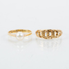RINGAR, 2 st, 18k guld, bla med odlad pärla, svenska stämplar bla 1989