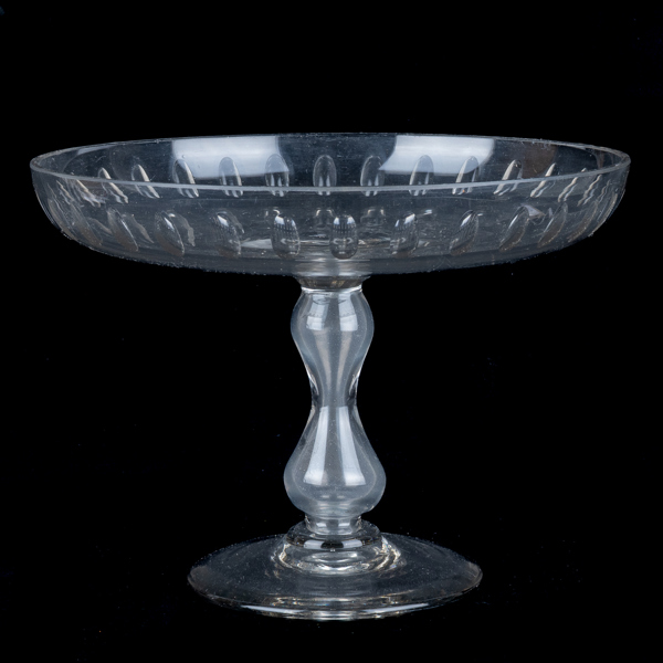 SKÅL PÅ FOT, glas, 1900-talets första hälft