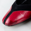 BALLY, axelremsväska och pumps, svart mocka och rött skinn, sannolikt 1980-tal