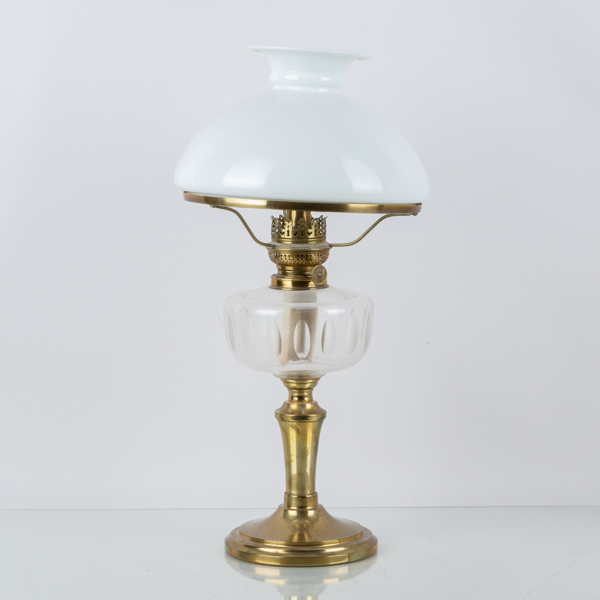BORDSFOTOGENLAMPA, glas och mässing, 1900-talets första hälft