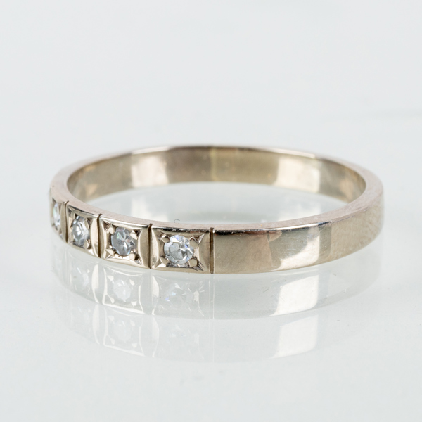 BO CEDERSTAM, ring, 18k vitguld, med mindre diamanter, Stockholm 1975