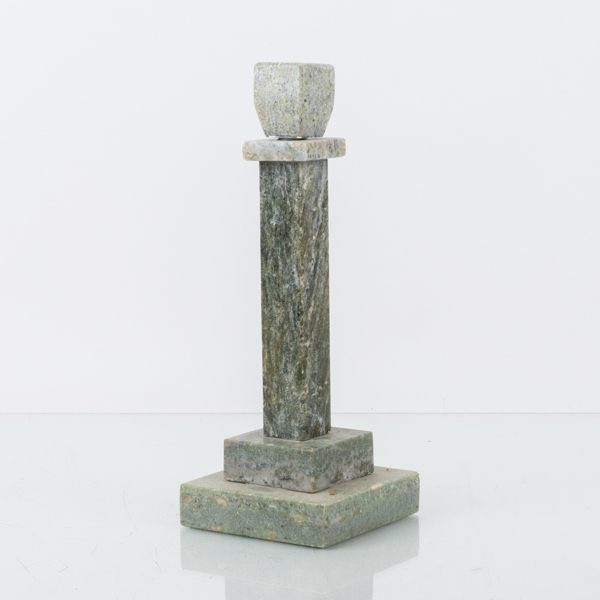 LJUSSTAKE, kolmårdsmarmor, 1900-tal