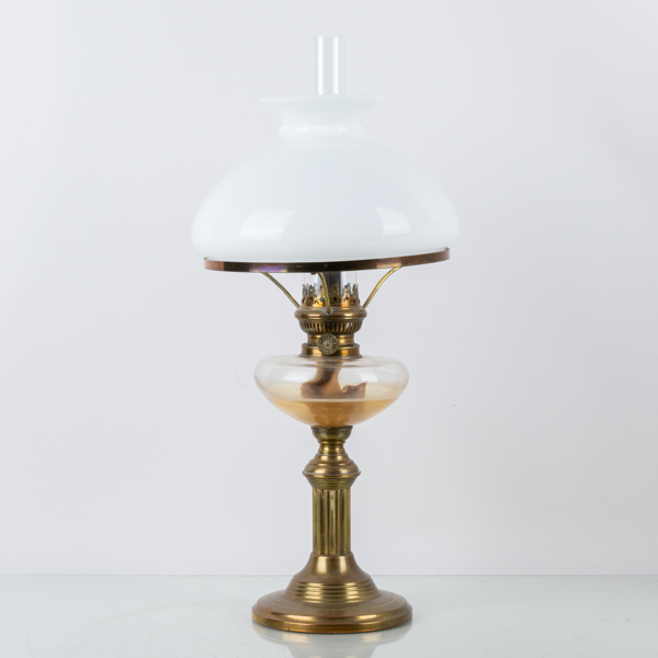 BORDSFOTOGENLAMPA, mässing och glas, 1900-talets första hälft