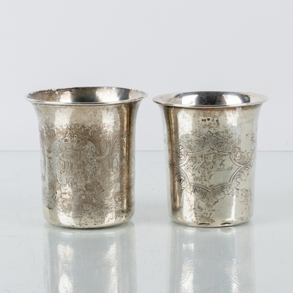 BÄGARE, 2 st, silver, bla svenska stämplar