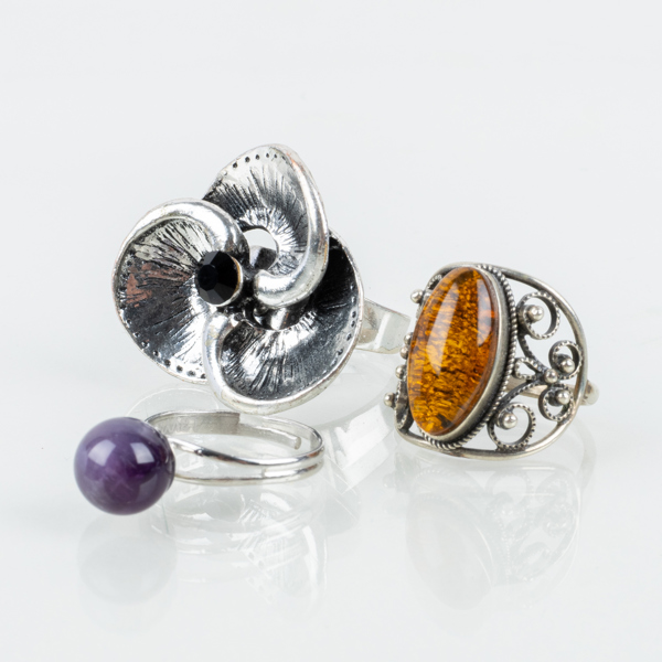 RINGAR, 3 st, silver och metall, 1900-tal