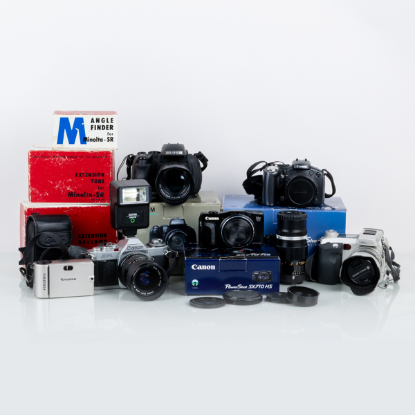 SAMLING KAMEROR, bla systemkameror och digitalkameror, Fujifilm, Canon mm