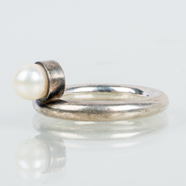 RING, sterlingsilver, med odlad pärla, 1900-/2000-tal