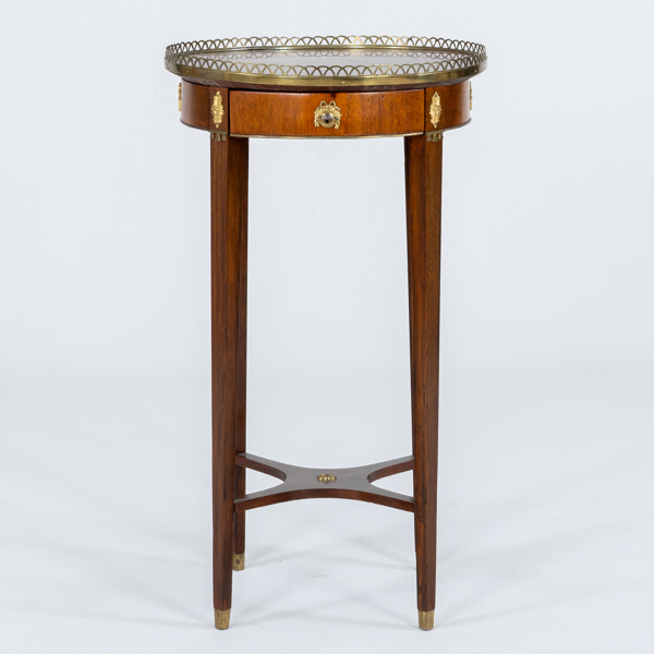 SIDOBORD, gustaviansk stil, 1900-talets första hälft