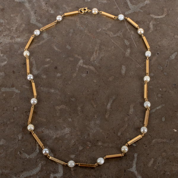 COLLIER, 18k guld, odlade pärlor